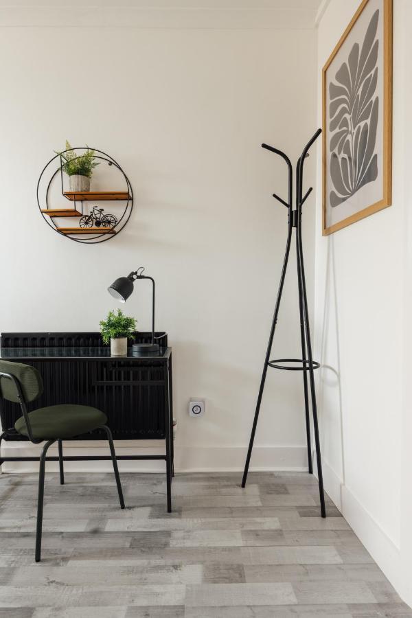 Stunning & Stylish 2 Bed Flat In West London Apartment ภายนอก รูปภาพ