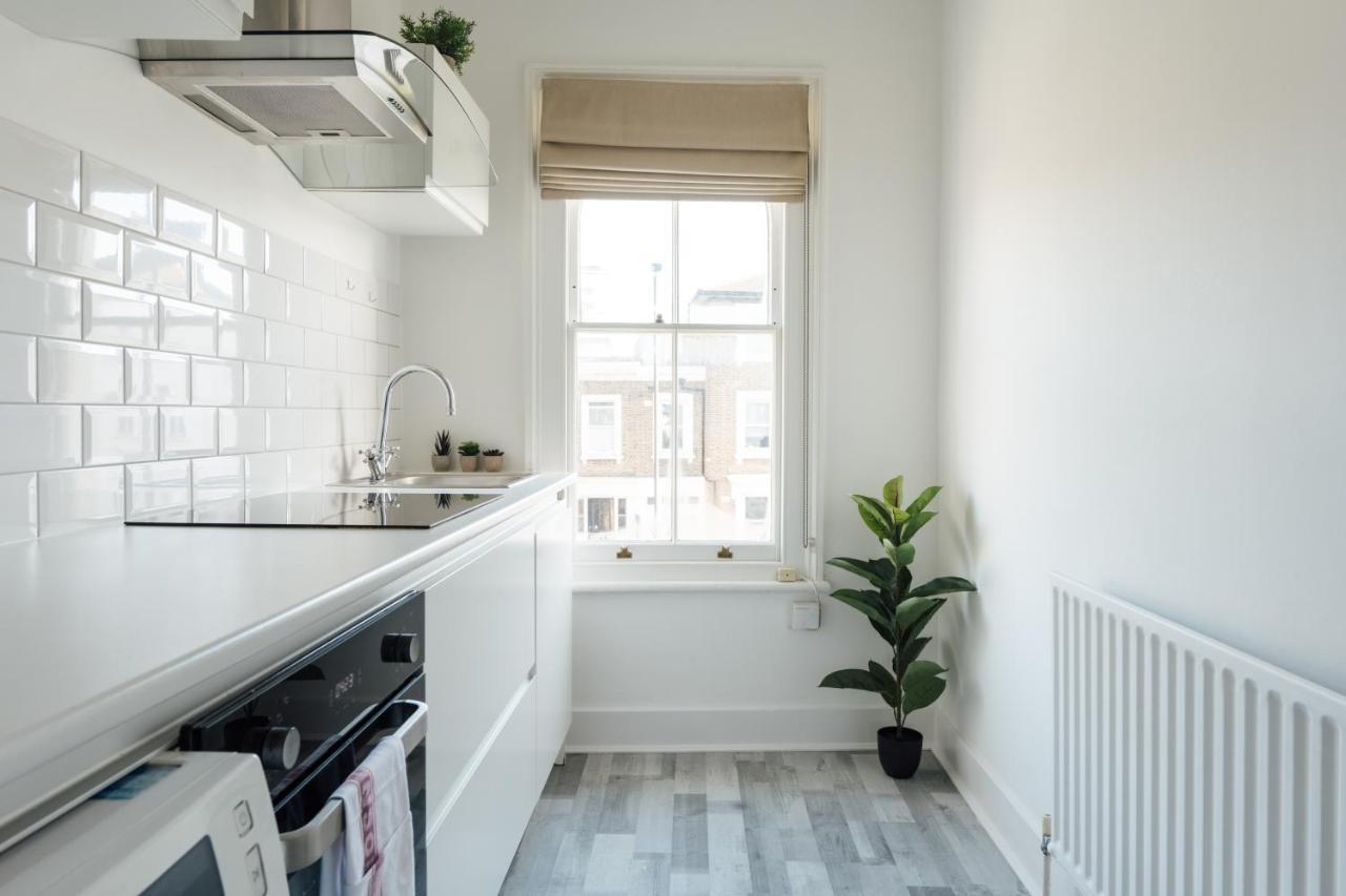 Stunning & Stylish 2 Bed Flat In West London Apartment ภายนอก รูปภาพ